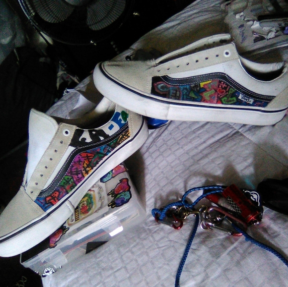 Shoes - Picture 3 of 7